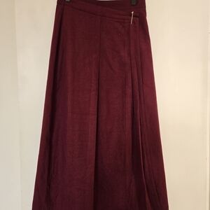 Chic Burgundy Midi Skirt
